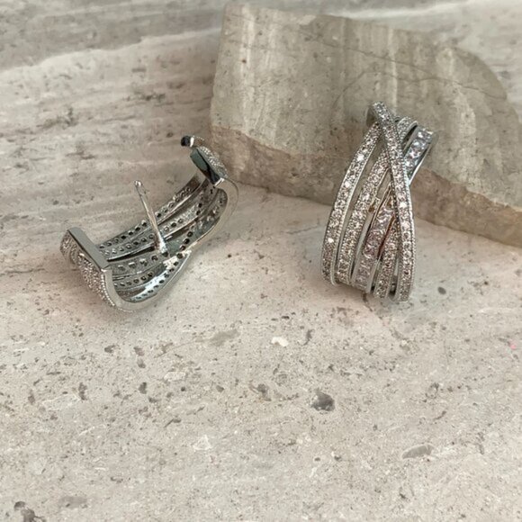 NEW~ Anthropologie Shashi Roux Silver & CZ Multi-Band Stud Earrings - Picture 8 of 11